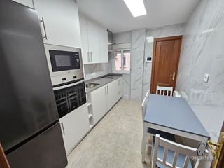 Lloguer Pis a Centro. Bonito piso de tres dormitorios en alquiler en la avenida san ag