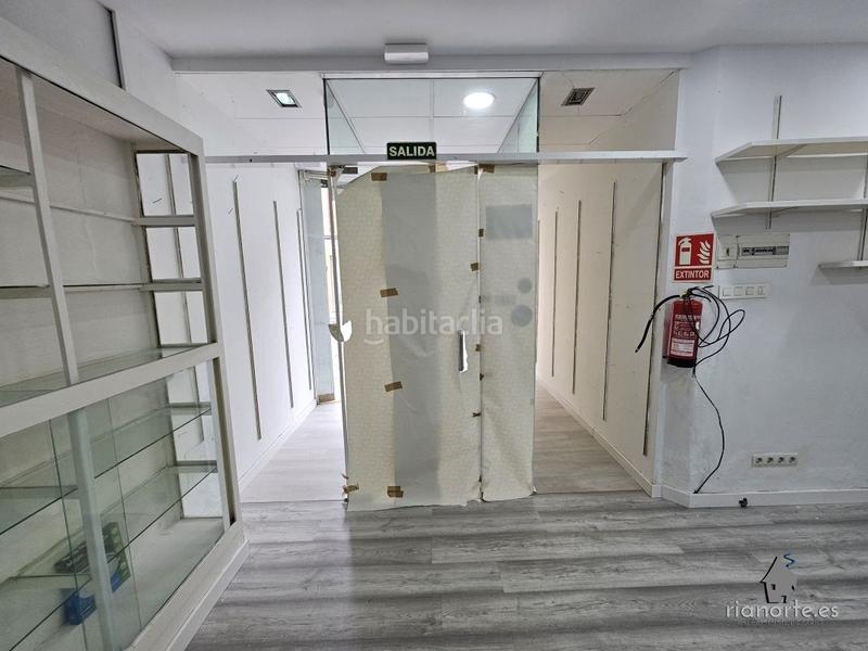 Foto c93fb882-ef1a-4f96-b8ff-0172c935b2ed. Alquiler local comercial local en alquiler en zona de mucho tránsito en rivero en Avilés