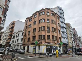 Appartamento en Centro. Amplio piso en venta para reformar a su gusto en avils