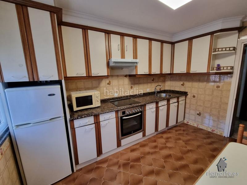 Foto 54b66985-a959-4341-8569-02b703bd682a. Pis amb calefacció aparcament a Centro Avilés