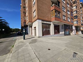 Local Comercial en El Carbayedo - El Quirinal