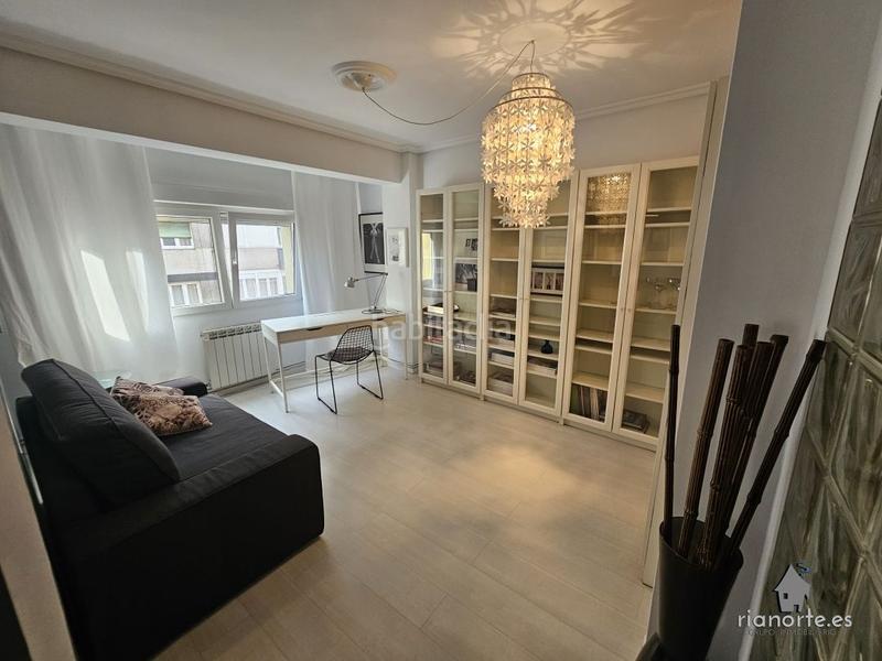 Foto d13078b4-5ce8-4743-975f-bd9ca8ad36bc. Pis amb calefacció a Centro Avilés