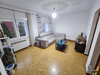 Pis en La Magdalena. Acogedor piso de tres dormitorios en venta en la calle vetusta