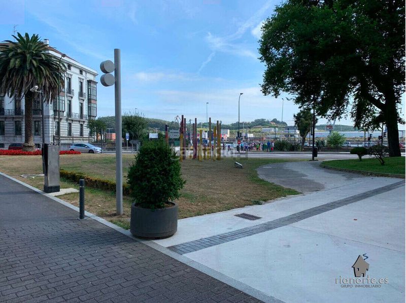 Foto d8bd651a-29e5-45b6-b88f-b4c58950b78a. Casa a Centro Avilés