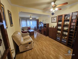 Pis en Versalles. Fant�stico piso de tres dormitorios con plaza de garaje en venta
