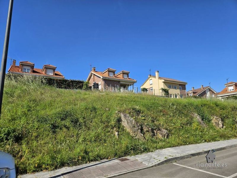 Foto b6a9087f-d781-4e72-aabb-22df8366f33e. Terreno residencial parcela edificable en la estrada en Corvera de Asturias