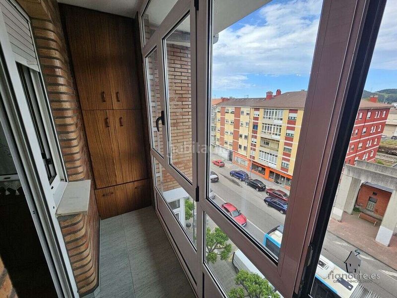 Foto 315175c9-f12a-4894-80b5-77a8287a1323. Rent flat with heating parking in Centro Avilés