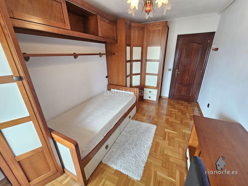 Foto 58c525d4-a960-4b91-8586-f9ed44c35394. Rent flat with heating parking in Centro Avilés