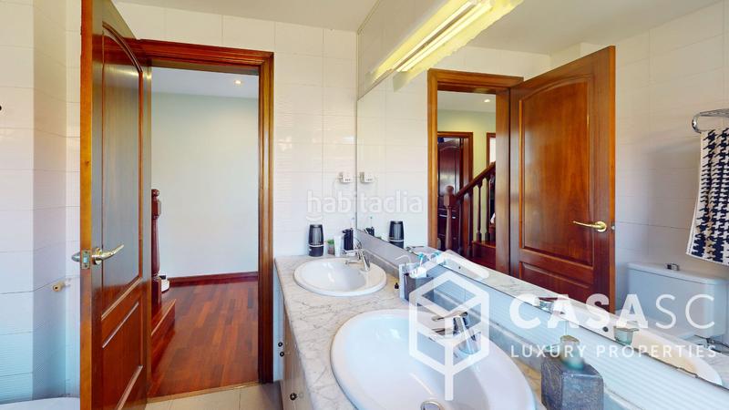 Foto 04ffd40c-8443-4207-9332-74c84e00f49a. Casa amb xemeneia calefacció aparcament piscina a Sant Cugat del Vallès