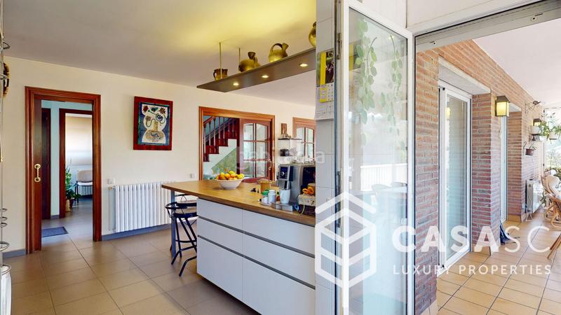 Foto db23a8bb-f577-45e5-9414-2219cc0dcd8a. Casa amb xemeneia calefacció aparcament piscina a Sant Cugat del Vallès