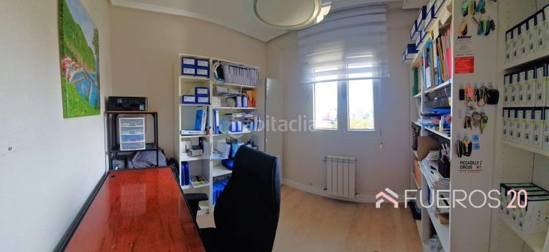 Foto 4008b2de-627d-4273-9c97-655544baf049. Piso exclusiva con trastero incluido y garaje opcional. en Barakaldo
