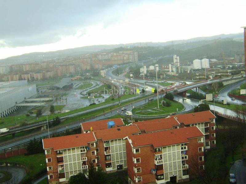Foto 8e3f0bab-13f7-4ca0-87ea-a19409b4e5b4. Piso exclusiva con trastero incluido y garaje opcional. en Barakaldo