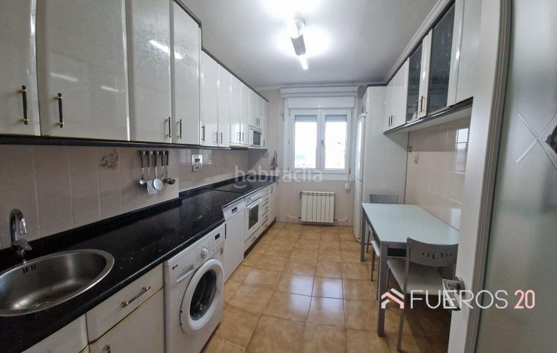 Foto ec26c5ad-760d-4e08-92be-d047d4040f86. Piso exclusiva con trastero incluido y garaje opcional. en Barakaldo