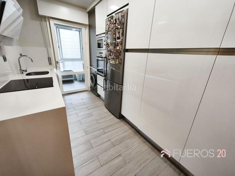 Foto db8cecec-4539-473a-8c95-6609b93b7748. Flat with heating in Centro Barakaldo