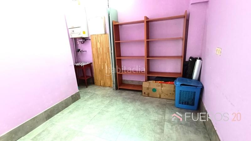 Foto 939c8fdf-4800-4e20-80c4-7295a903281c. Local comercial peluquería alquiler o venta en Bagatza - S. Vicente Barakaldo