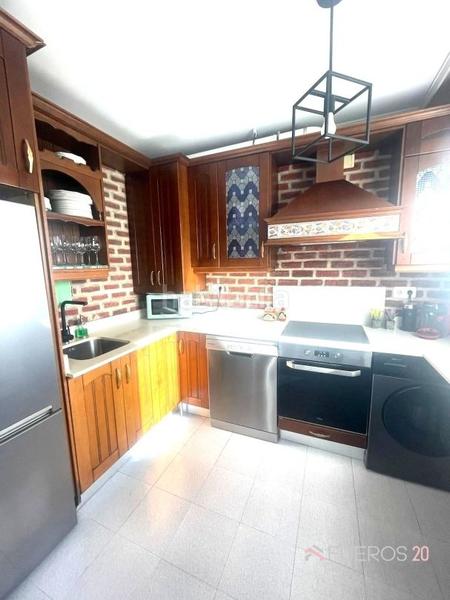 Foto 0b48c87c-526f-4243-a3e5-d92f1daca318. Reihenhaus mit heizung parking pool in Mioño-Santullán Castro - Urdiales