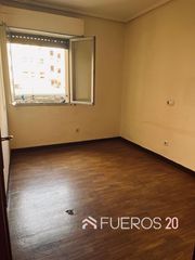 Etagenwohnung in Rontegui-Pormetxeta. Bajo centro