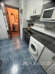Pis a Txabarri - La Unión - Vista Alegre. Piso centro ascensor