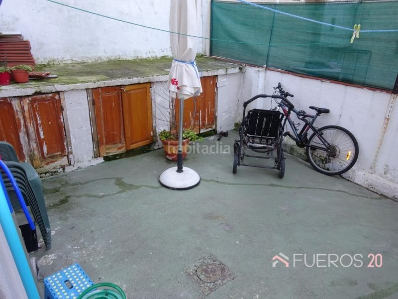 Foto 400edc53-5583-4181-828a-57cae31dd9d1. Semi detached house with heating in Bagatza - S. Vicente Barakaldo