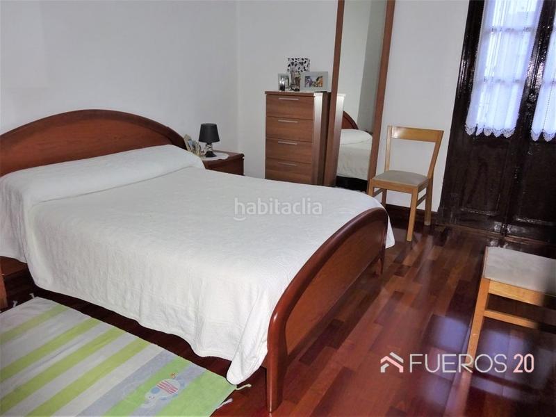 Foto 8d5a0fa1-73db-408c-a895-824f18ba63ef. Semi detached house with heating in Bagatza - S. Vicente Barakaldo