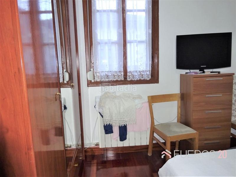Foto f28472e9-278b-4956-8914-6dcf58b115a1. Semi detached house with heating in Bagatza - S. Vicente Barakaldo