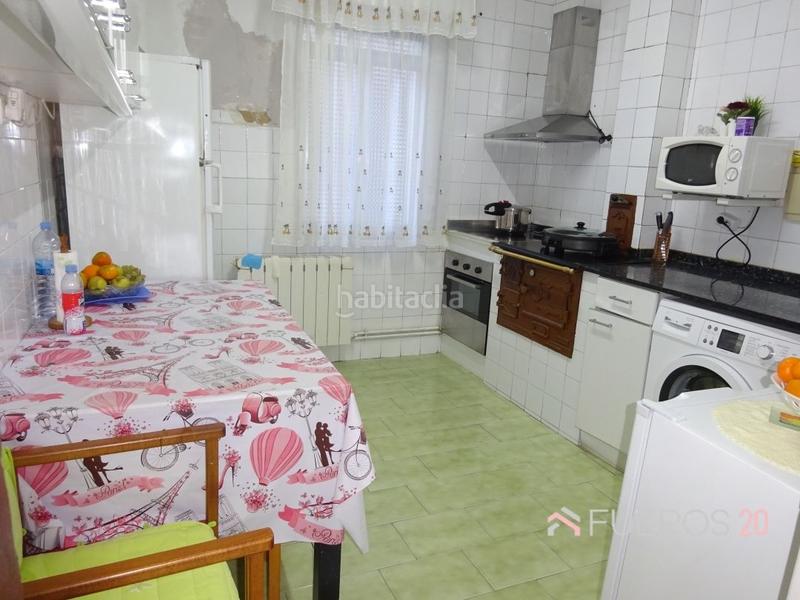 Foto f6d7524d-3cef-4f64-9594-7d6780d21c2c. Semi detached house with heating in Bagatza - S. Vicente Barakaldo