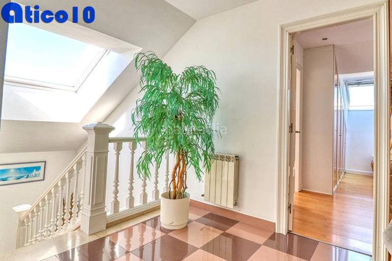 Foto 020c5c29-983d-4788-a408-df01d330a795. Chalet impresionante chalet en mareo en urbanizacion privada. en Gijón