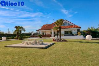 Chalet  Camino de la marruca. Impresionante chalet en mareo en urbanizacion privada.