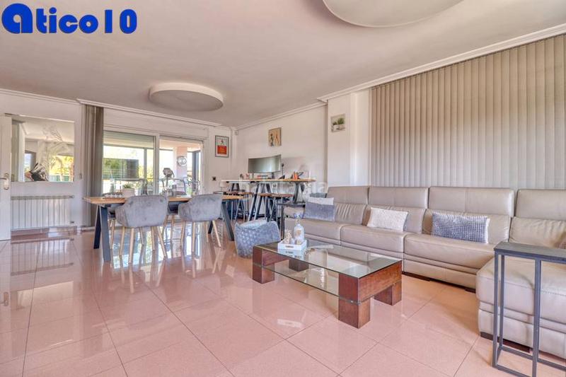 Foto 5c812332-aedb-4fa9-93e5-d128b99458cd. Chalet impresionante chalet en mareo en urbanizacion privada. en Gijón
