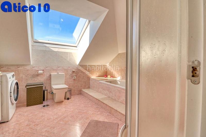 Foto 5e4e2739-2fc1-4c50-9456-a8eb3d22b410. Chalet impresionante chalet en mareo en urbanizacion privada. en Gijón