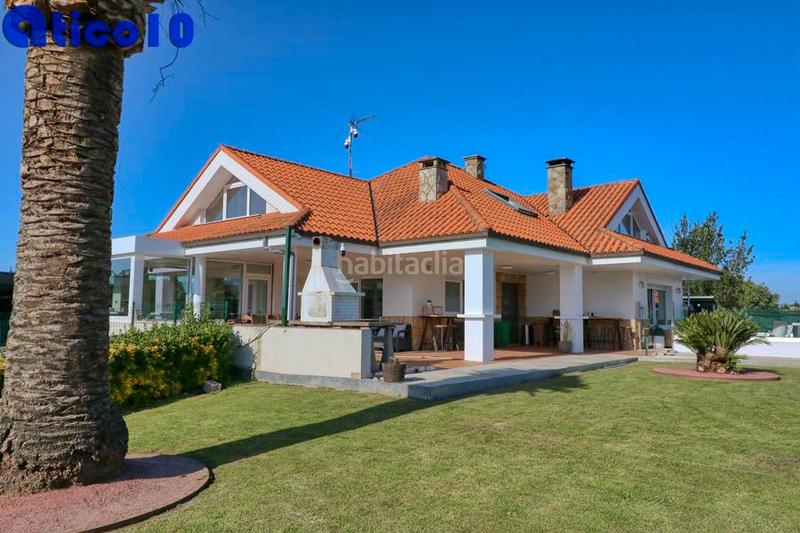 Foto 6bc92818-49da-4098-b50e-aad90ac432f3. Chalet impresionante chalet en mareo en urbanizacion privada. en Gijón