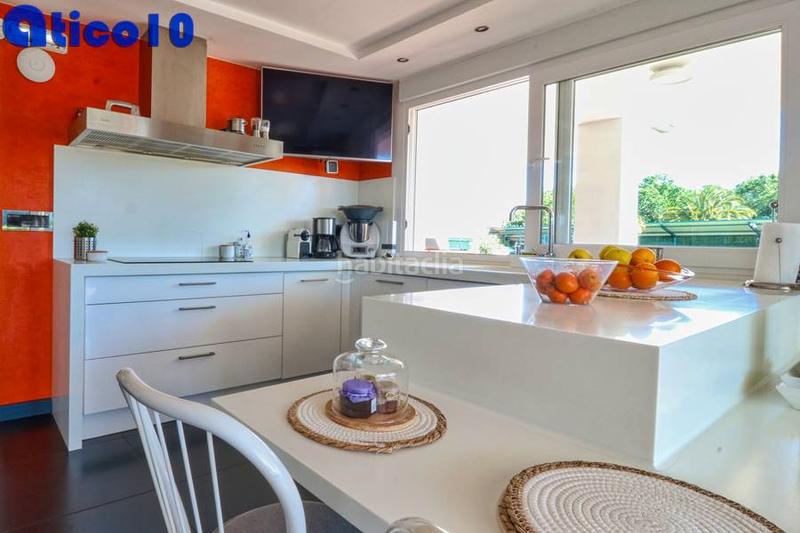 Foto 6dcd79b6-e6bd-4e2b-a664-f1e8044a3988. Chalet impresionante chalet en mareo en urbanizacion privada. en Gijón