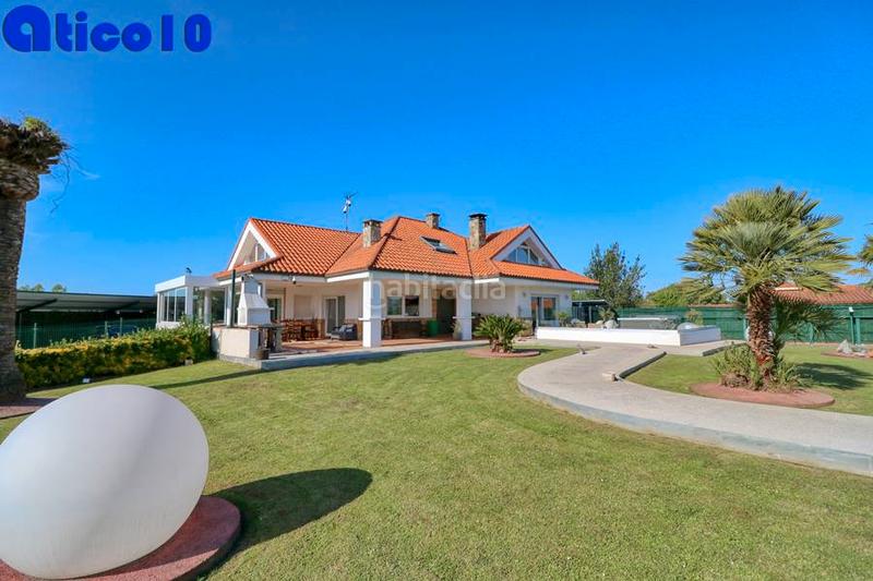 Foto 7e93e452-89e7-486a-9854-f76ed7d28b05. Chalet impresionante chalet en mareo en urbanizacion privada. en Gijón