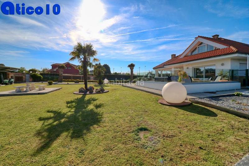 Foto 85a49d50-d966-471a-bc39-7c9e0f9264d8. Chalet impresionante chalet en mareo en urbanizacion privada. en Gijón