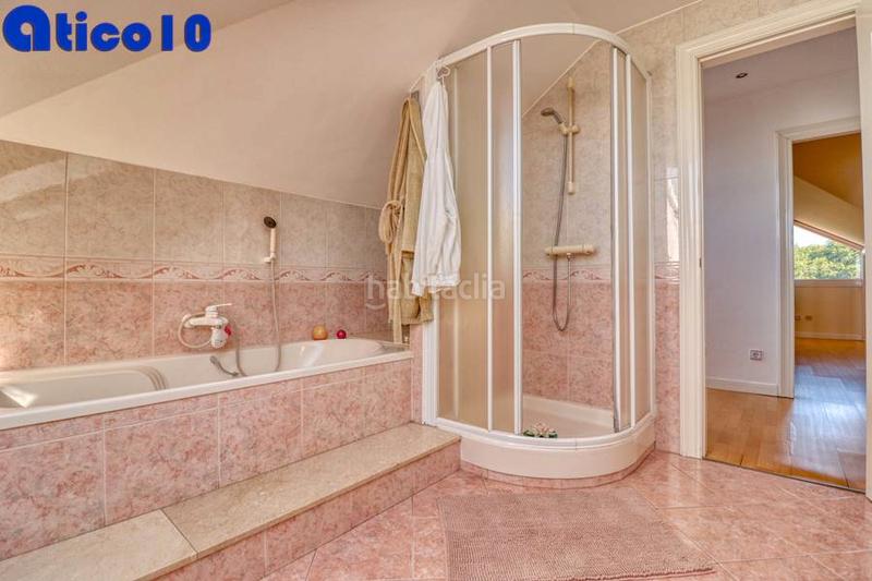 Foto 9b51ffce-a6fd-4e34-81b9-cac2b6ba60a4. Chalet impresionante chalet en mareo en urbanizacion privada. en Gijón