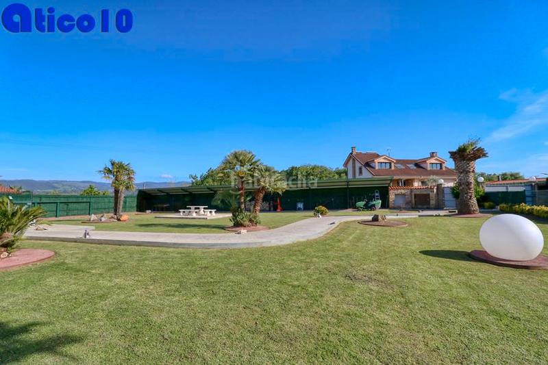 Foto ab4a9ad2-b520-4c7b-99ba-d3f0d02b4a35. Chalet impresionante chalet en mareo en urbanizacion privada. en Gijón