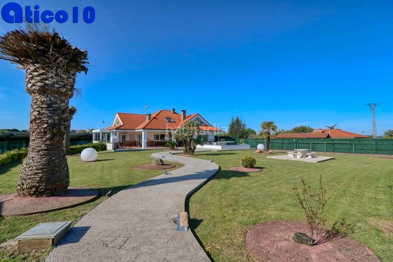 Foto b20c085c-a3fa-464c-beeb-9e1d6956425a. Chalet impresionante chalet en mareo en urbanizacion privada. en Gijón