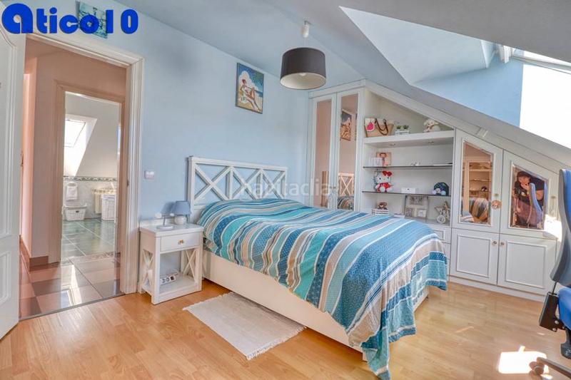 Foto b4d068f3-9678-4947-ad98-788fe47d46c9. Chalet impresionante chalet en mareo en urbanizacion privada. en Gijón