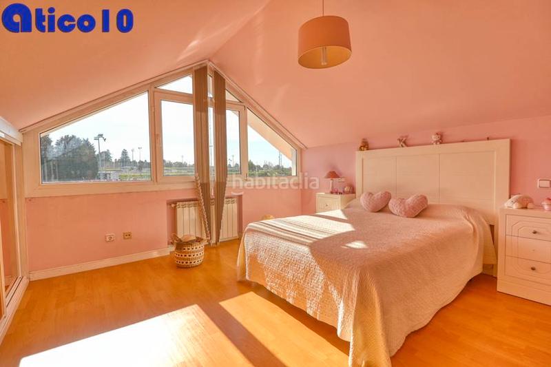 Foto bdf55a6a-4b27-4ac0-a52d-ba126d3a7273. Chalet impresionante chalet en mareo en urbanizacion privada. en Gijón