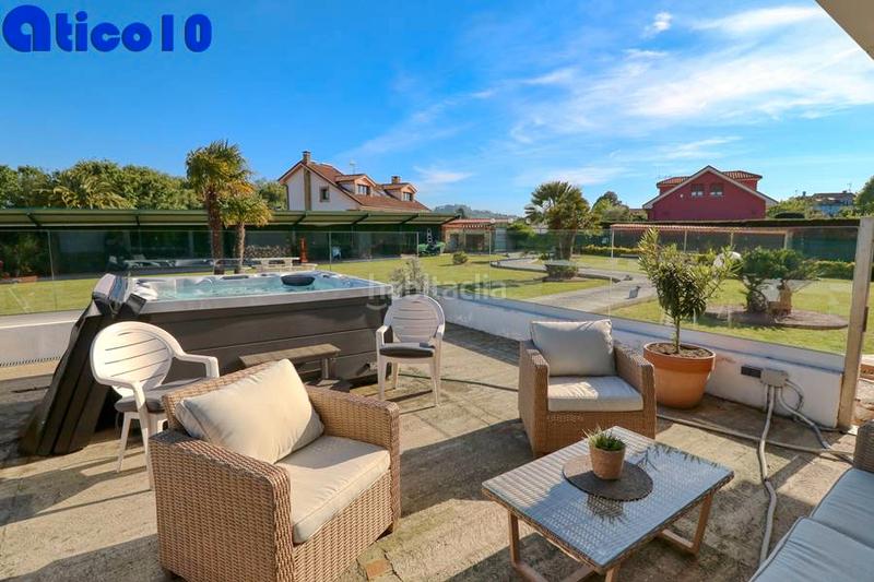 Foto c025d67b-701b-4f08-a64c-6c3d8e9bbc21. Chalet impresionante chalet en mareo en urbanizacion privada. en Gijón