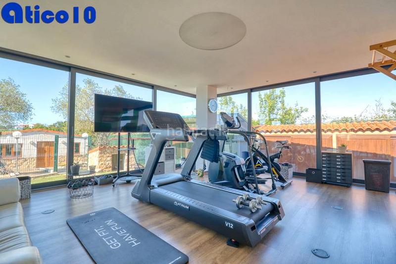 Foto ec31d123-c924-4efd-b8f7-0b1e82e98626. Chalet impresionante chalet en mareo en urbanizacion privada. en Gijón