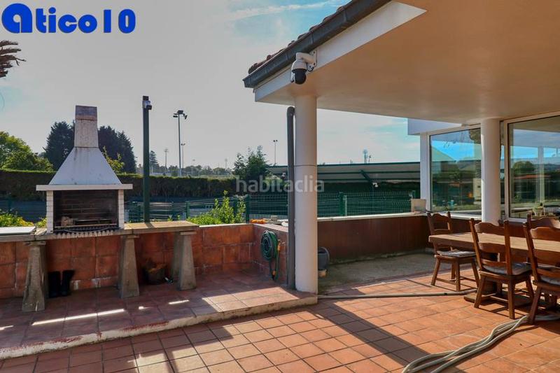 Foto f868061d-0f0c-4842-a792-660a564e7a00. Chalet impresionante chalet en mareo en urbanizacion privada. en Gijón
