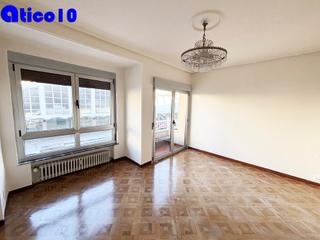 Appartement en Calle alcalde parrondo 4. Piso 4 dormitorios en centro pola de siero