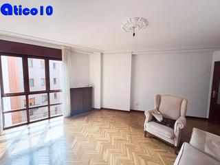 Appartement en Calle foncalada 32. 3 dormitorios / centrico / garaje