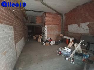 Local Comercial en Calle Favila 31