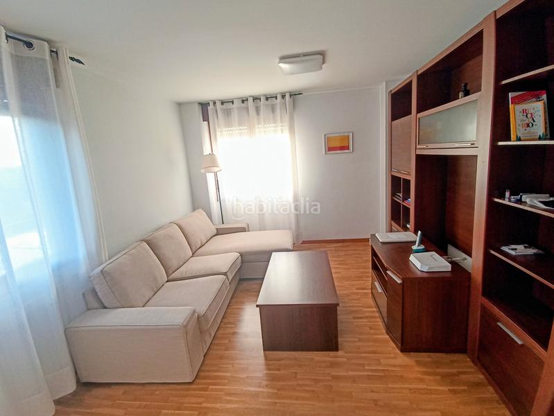 Foto 6884fc25-2fb6-4bfe-8ae2-3b9a4e79b8e7. Pis amb calefacció aparcament a Las Campas Oviedo