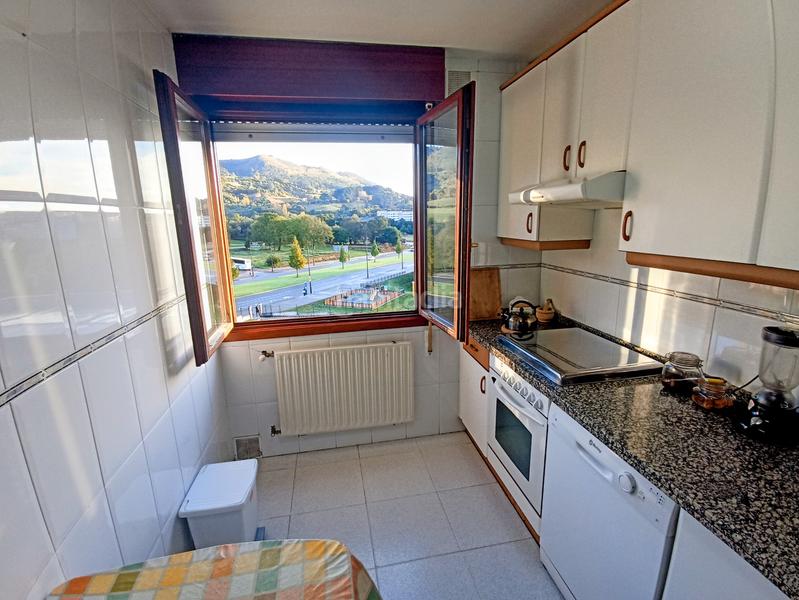 Foto b017a43d-236c-4344-b34c-d7d59df1682f. Pis amb calefacció aparcament a Las Campas Oviedo