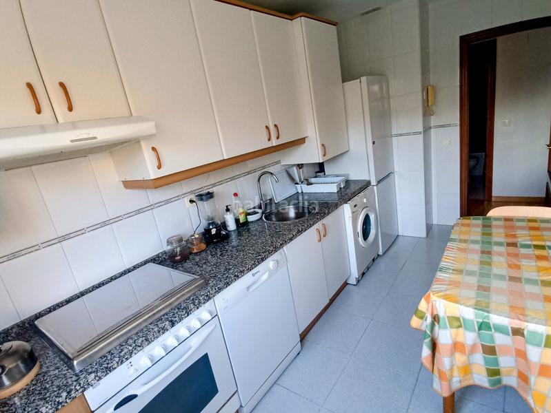 Foto f79b50c6-6fdf-4cf8-a640-5cc4e8ba5ffb. Pis amb calefacció aparcament a Las Campas Oviedo