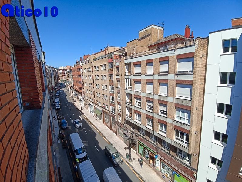 Foto edbe1556-a2f1-4c2c-908b-317fb5dc8bcc. Appartement dans avenida cristo de las cadenas 9 dans Oviedo
