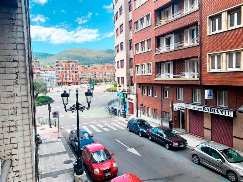 Foto c51033f8-4abf-4720-8151-d378f3ef6c8e. Rent flat in calle general zuvillaga 9 in Plaza de América Oviedo